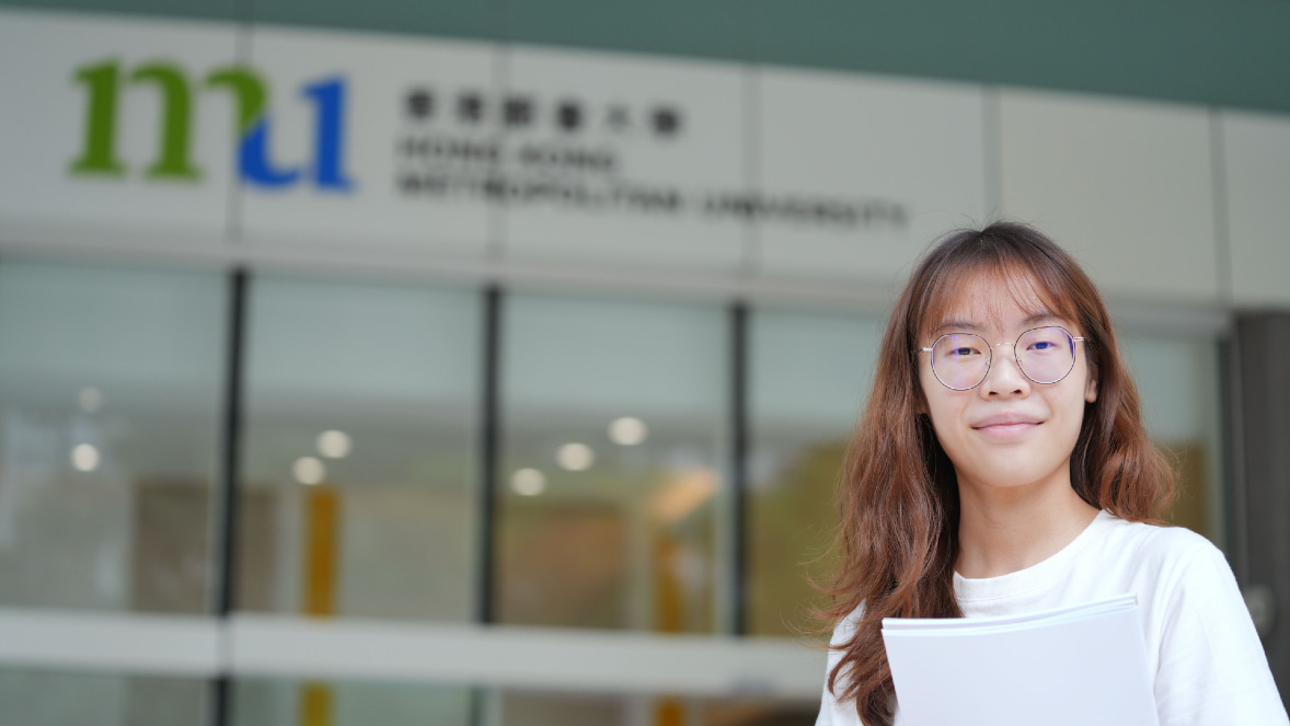 香港都會大學學生李依晴是領展大學生獎學金得主，性格較內向的她坦言，參與領展同學會活動及其他社區服務有助開放自己，同時幫助弱勢社群。