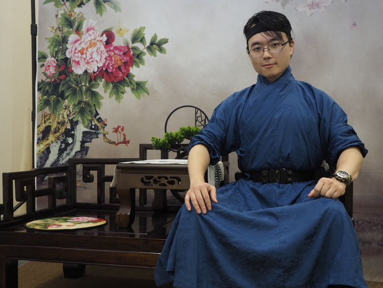 Tin Kit, the chairperson of the Hong Kong Hanfu Group – Danqing Hanfu, likes wearing Hanfu in daily life.
