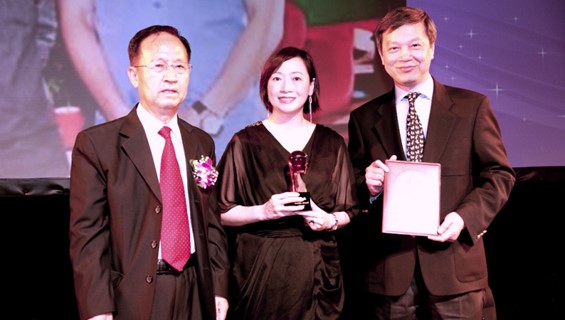 Won Gold Award in the category of "Community Relations" for "The Link Fun Academy" and awarded Silver in "Brand Management" for its Wong Tai Sin Plaza and Lung Cheng Plaza at the Ninth China Golden Awards for Excellence in Public Relations. Won Gold Award in the category of "Community Relations" for "The Link Fun Academy" and awarded Silver in "Brand Management" for its Wong Tai Sin Plaza and Lung Cheng Plaza at the Ninth China Golden Awards for Excellence in Public Relations.