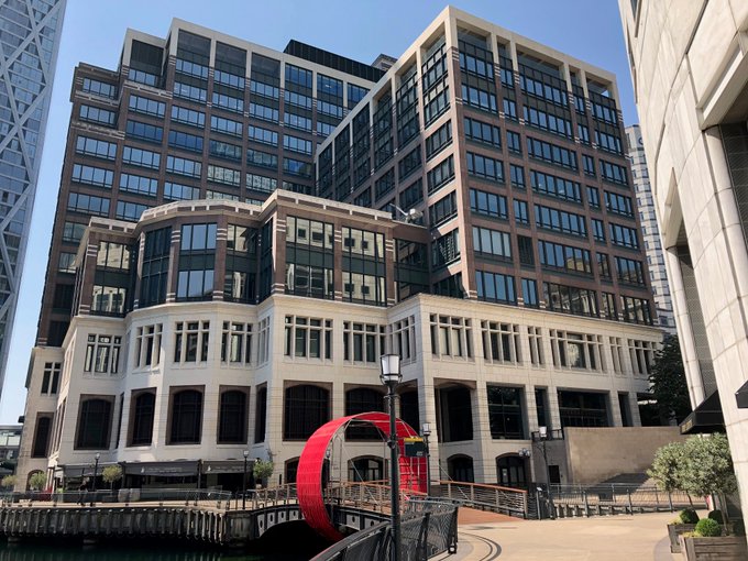 Acquired The Cabot, 25 Cabot Square based on agreed property value of £380 million (HK$3,768.5 million). Strategically located in Canary Wharf, this 17-storey Grade A building is Link’s first asset in UK. Acquired The Cabot, 25 Cabot Square based on agreed property value of £380 million (HK$3,768.5 million). Strategically located in Canary Wharf, this 17-storey Grade A building is Link’s first asset in UK.