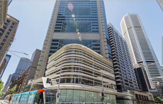 與Oxford Properties組成合資公司，共同持有Investa Gateway Office（IGO）市值超過 23 億澳元的澳洲優質辦公室物業組合。領展持有IGO 的49.9%權益。