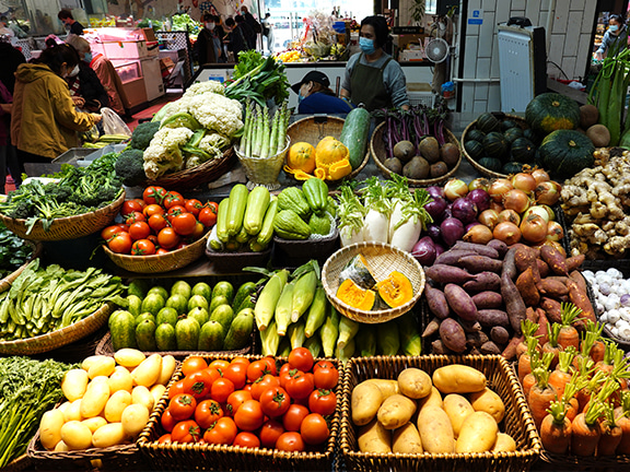 香港本地农庄冬天多种植西洋菜丶生菜等叶子菜