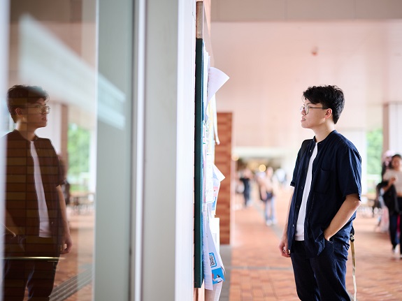 Marco加入了香港预防齿科学会学生委员会、香港大学世界大学服务社，以及牙医学会出版委员会，成为学生干事。