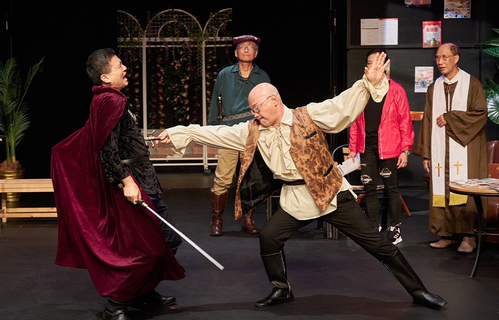 「長．智．戲」長者戲劇藝術啟導計劃於八月初首度公演舞台劇《羅．伯歐與朱麗．葉》，講述護老中心內兩位院友的故事，讓觀眾反思與家人維繫關係的真諦。
