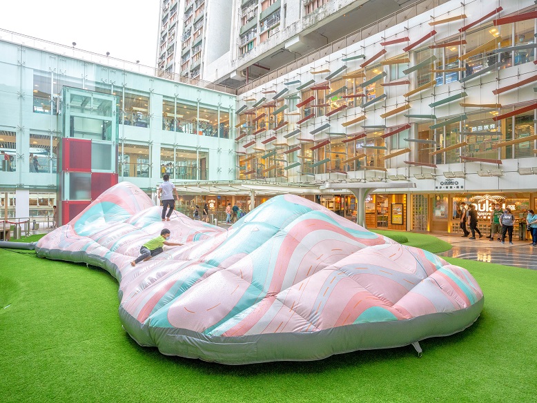 乐富广场A区1楼是领展的社区营造项目，翻新后成为居民休憩及交流的社区中心。