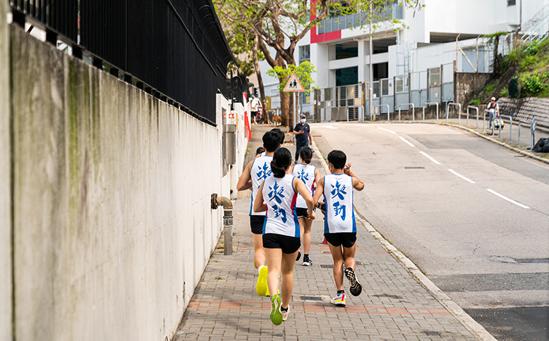 Making a start is often the most difficult part of a journey. During the pandemic, two youths, Hebe and Caesar held on to their passion for running by joining InspiringHK Sports Foundation’s professional running and training programme, making “home runs” for their future.