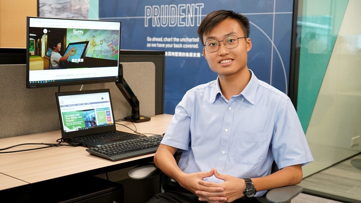 Bosco Chu, the recipient of Link University Scholarship, has had walking disability since infancy. Having been given so much help in his life, he now wants so badly to give back to society.