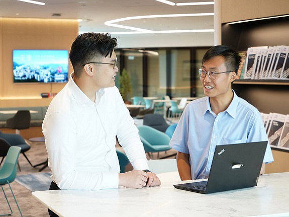 为了解社会真实的工作面貌,Bosco参与了领展暑期实习计划。