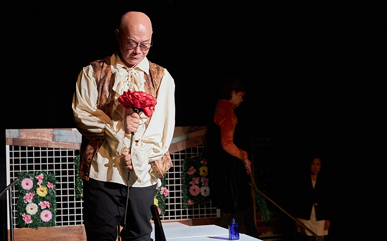 Berthold Chung, a participant of the “Inspirational Drama Programme for Elderly” was diagnosed of cancer. With the support and encouragement from teachers and fellow members of the drama troupe, he is now able to see the more positive side of life.