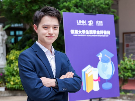 許子桂重視學生的社會服務經驗。