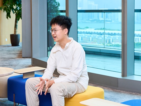 旅港開平商會中學中四學生馬澤安認為，社區商場及街市是讓人連結的地方。