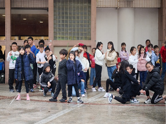 The children exhibited unwavering passion, demonstrating no signs of stage fright.