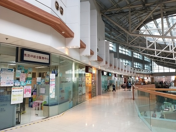 Before the renovation, the third floor of Sau Mau Ping Shopping Centre was a medical clinic area.