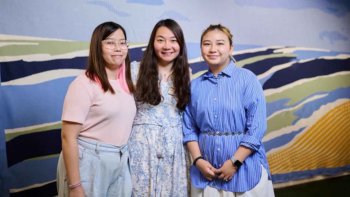 Link Sustainability Lab and the Technological and Higher Education Institute of Hong Kong (THEi) have collaborated to create a massive fabric wall on a captivating “Beautiful Ocean” theme, using fashion and design to communicate the importance of recycling and environmental protection to the public.
