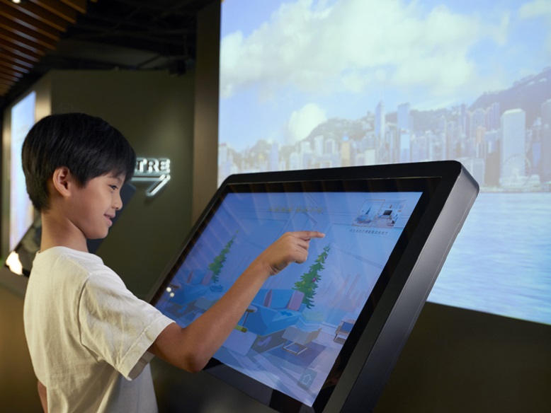 Play a digital game to find differences in everyday scenarios and learn green living tips.