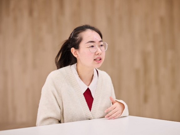 Joey喜歡中文和歷史。