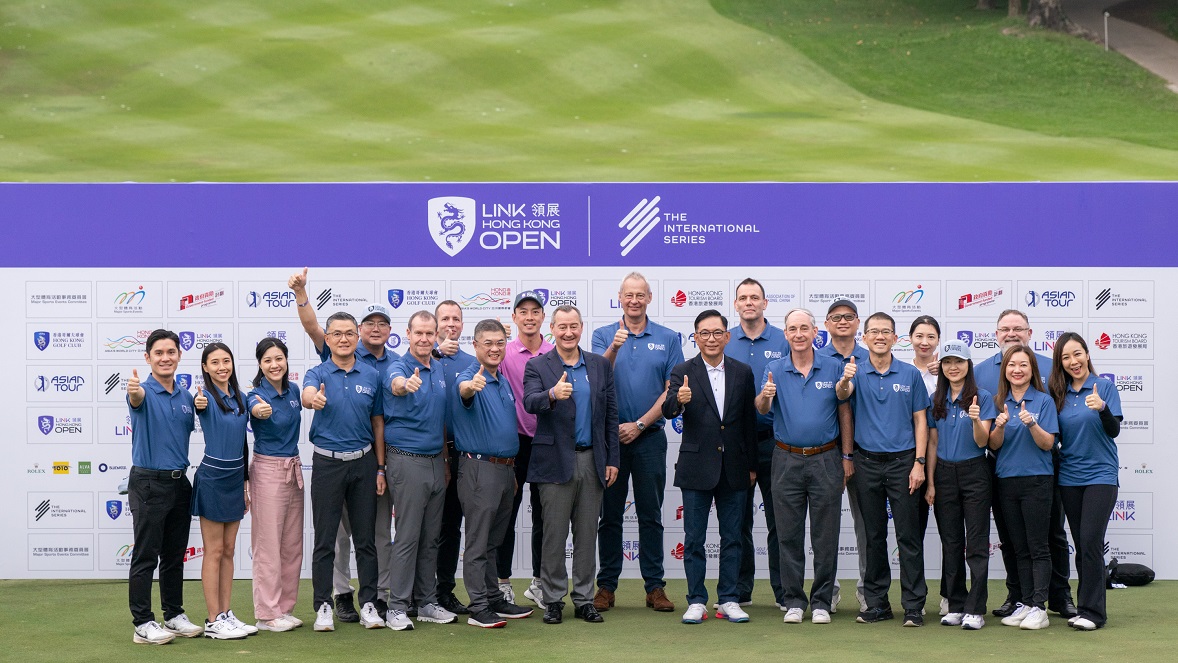 The Link team celebrates with Patrick Reed, American star golfer and champion of the Link Hong Kong Open 2024.