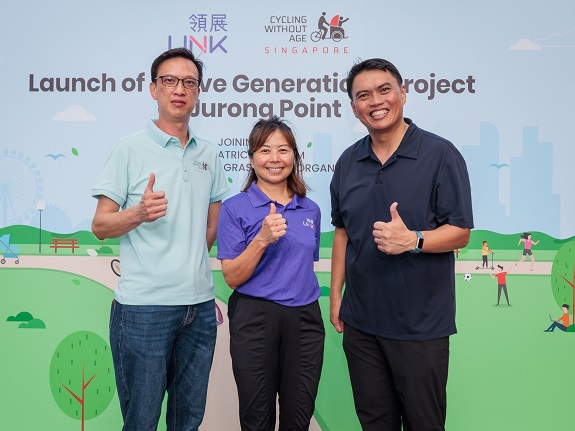 From left to right: Aaron Yeoh, CEO of CWAS, with Annie Lee, Managing Director, Commercial (Singapore) of Link, and Patrick Tay, Adviser to Pioneer Grassroots Organisations.