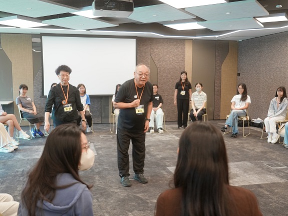 Eric energises the students through engaging and thoughtfully designed activities.