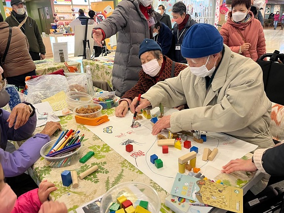 「老友記」同樣展示創意，親力親為建構自己喜歡的園境。