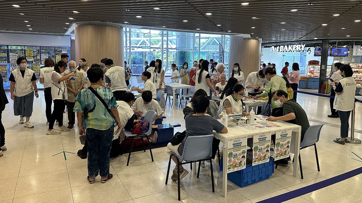 香港都會大學護理及健康學院首次在何文田廣場舉行社區健康巡禮活動。