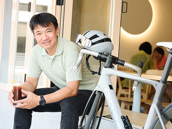 黄金宝称,香港体育进入新阶段,是带动经济发展的重要组成部分。