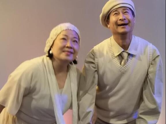 Jimmy想表达相爱相依，和谐白首的讯息。