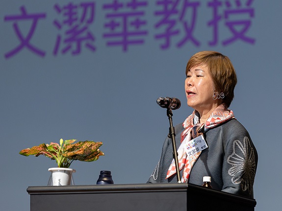 文洁华举办讲座，鼓励长者积极面对精神需求。