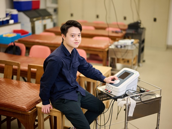 Kelvin hopes that he can help patients suffering from physical pain through physiotherapy.