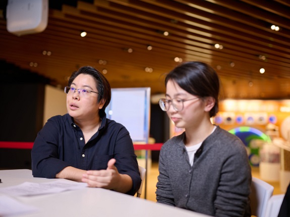 Stephanie Pow (left), Program Director of Asian Charity Services, commends the Link Sustainability Lab team for their forward-thinking and innovative approach.