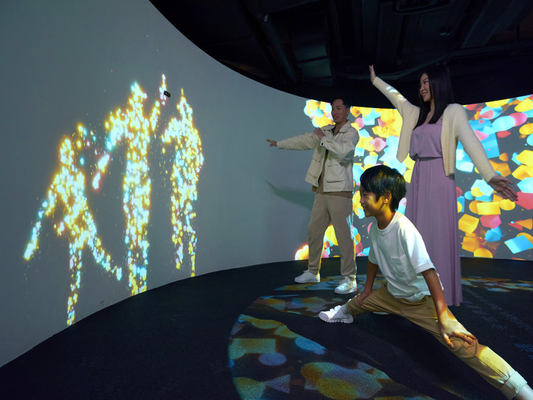 The 270-degree immersive space allows you to let loose and interact with your friends.