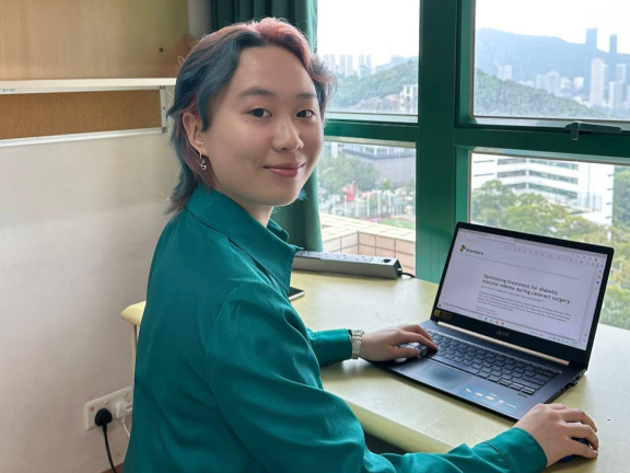 Since year 2, Eleanor has initiated research projects at The Chinese University’s Eye Centre and published multiple academic on international medical journals regarding vision-threatening diseases.  