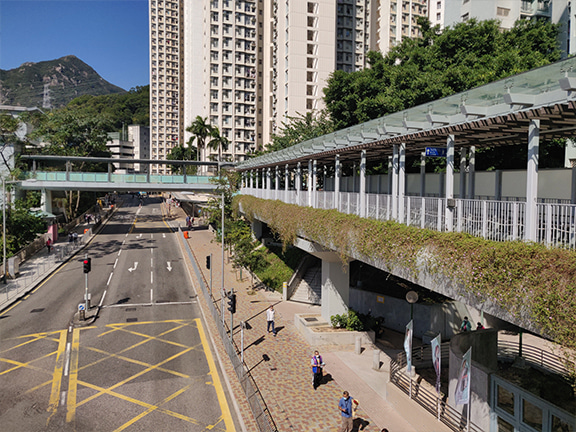 Footbridge from Wan Wah Street to Tsz Wan Shan Road. 