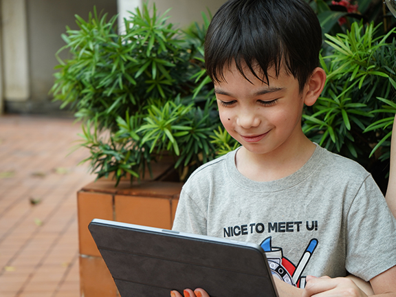 Giuseppe is a half-Chinese, half Italian 7-year-old boy who loves to run around his neighbourhood. But because of the pandemic, he had no choice but to stay home.