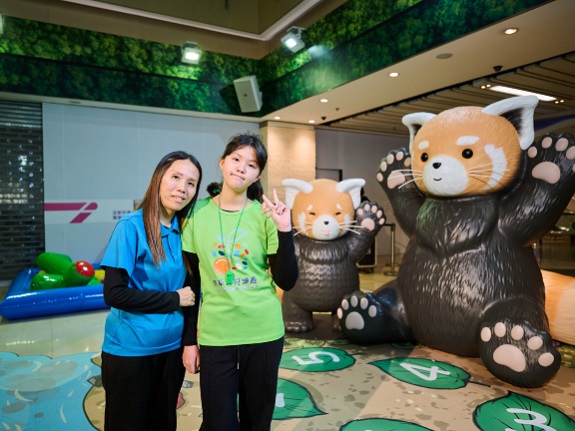 Yoko’s mother, Coco, praises the confidence her daughter gained from performing at the mall.
