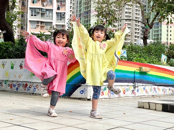 陳芸芝去年曾與兩個女兒一起參加蝴蝶園舉辦的攝影比賽。