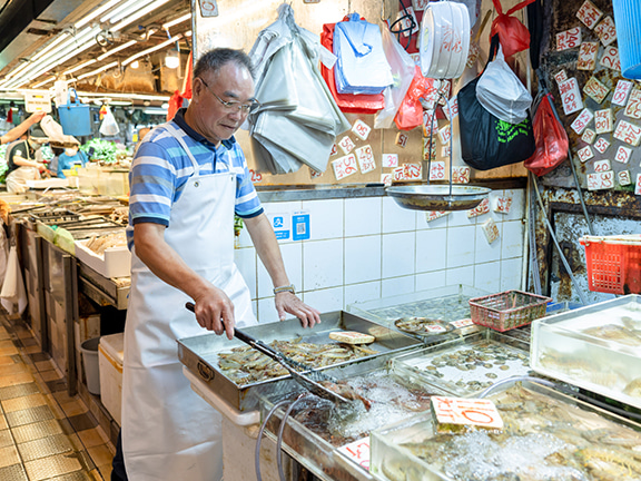 Li Hing Seafood installed an e-payment system at the beginning of this year, which makes transactions less messy and more hygienic.