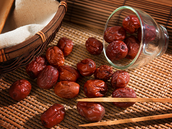 Red dates help strengthen qi and improve blood circulation.