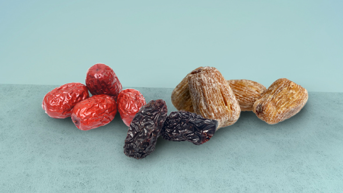 虽然红枣丶南枣及蜜枣同属枣类，但因产地不同及品种不一，功效也各有不同。