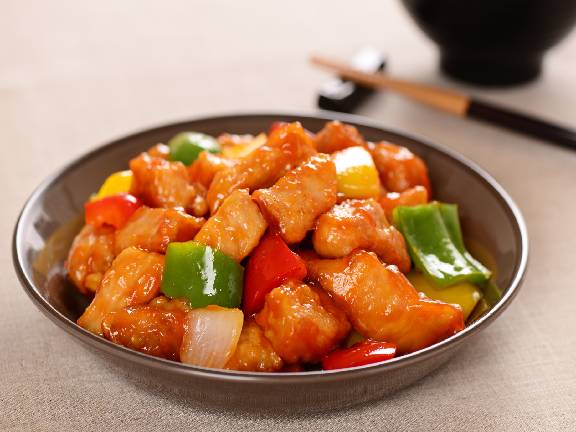 不少餐廳為了餸菜惹味，通常都放許多油鹽糖，利口不利腹。