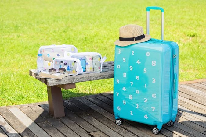 Link introduces its first-ever collaboration with Japan’s popular design label SOU・SOU to launch a limited-edition suitcase and travel kit set adorned with timeless numeral prints.
