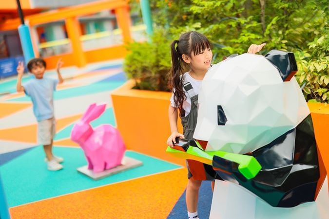 Sau Mau Ping Shopping Centre unveils Geometric Wonderzoo 06